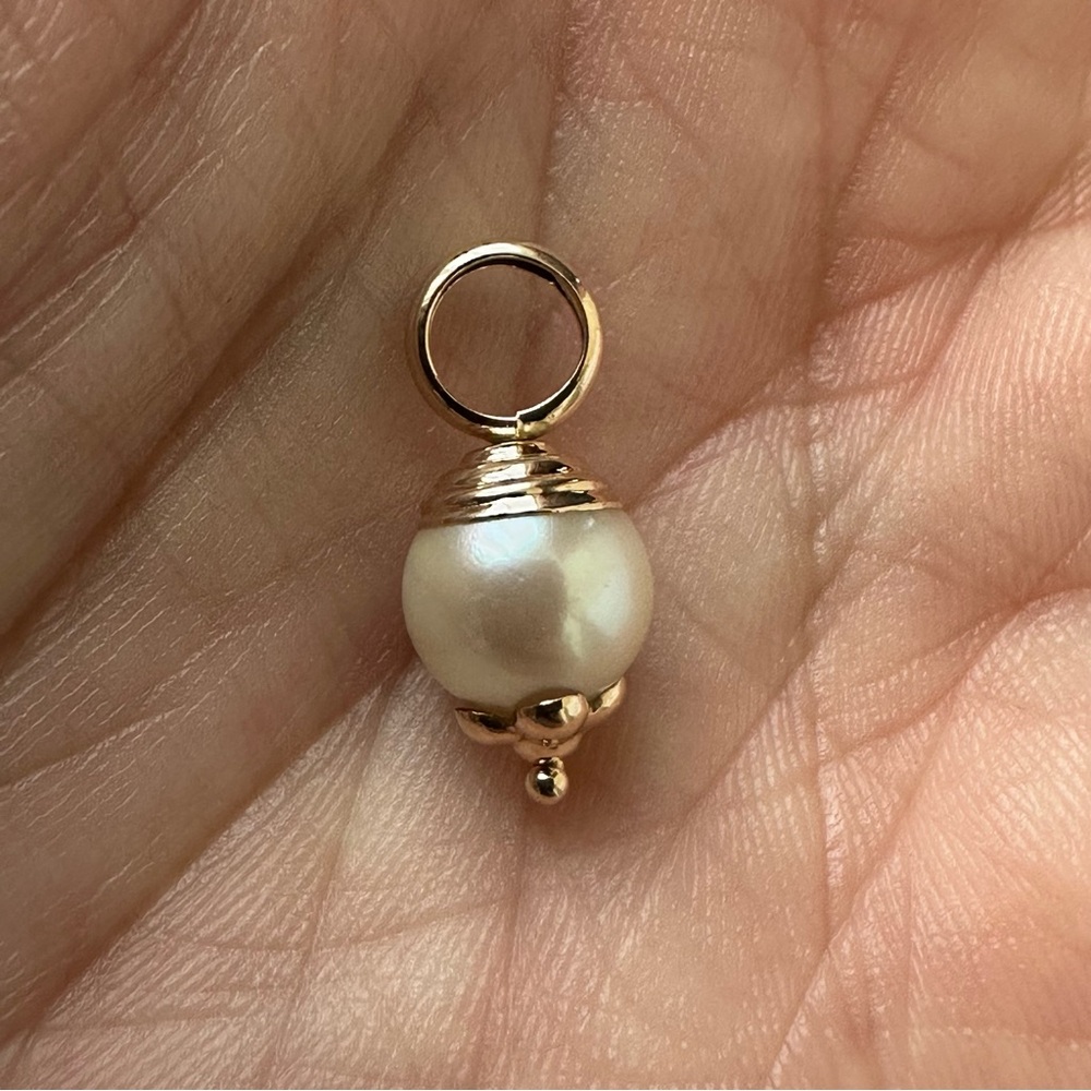 14k Solid Gold Pearl Pendant Charm - Picture 2 of 10